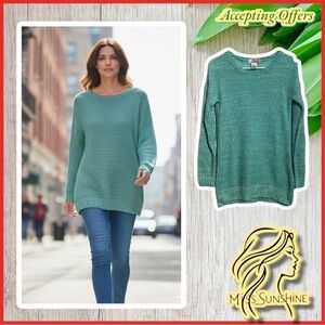 SO -Sz S - two colored knit hole sweater top layer